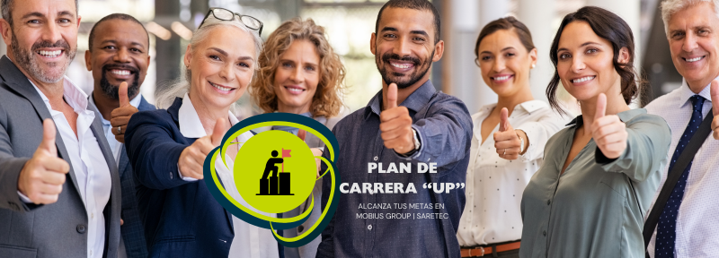 GRUPO DE PROFESIONALES CON EL PULGAR LEVANTADO