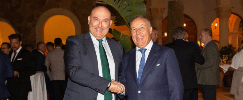 Mobius Group firma un acuerdo de colaboración con FENEVAL en la Convención Anual 2025